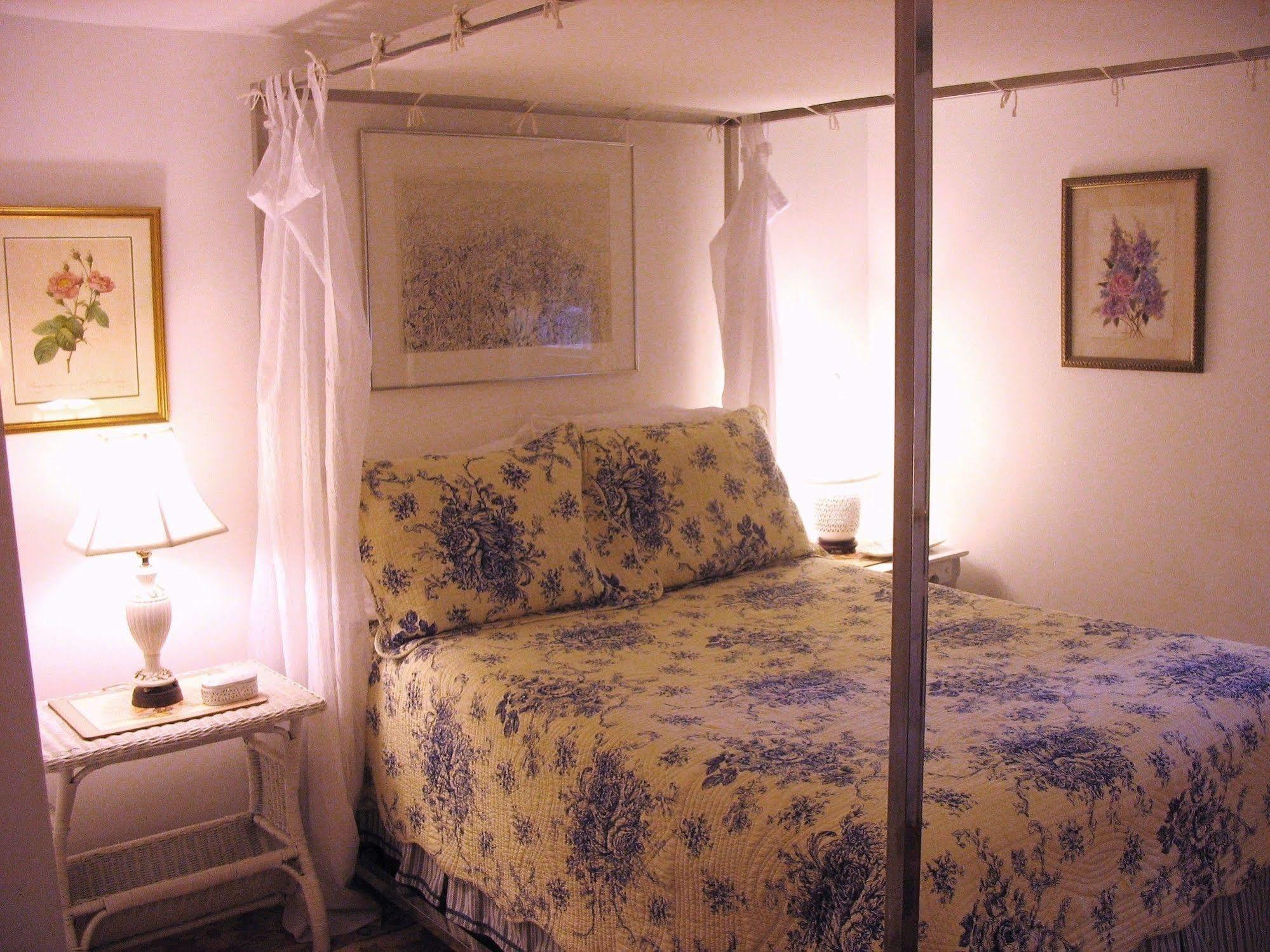 The 1720 House Bed & Breakfast Vineyard Haven Exterior photo