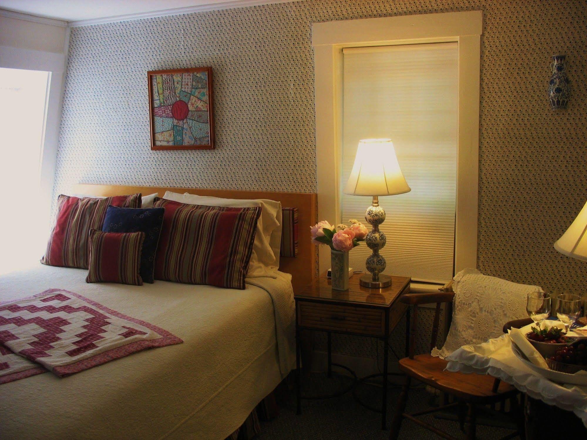 The 1720 House Bed & Breakfast Vineyard Haven Exterior photo