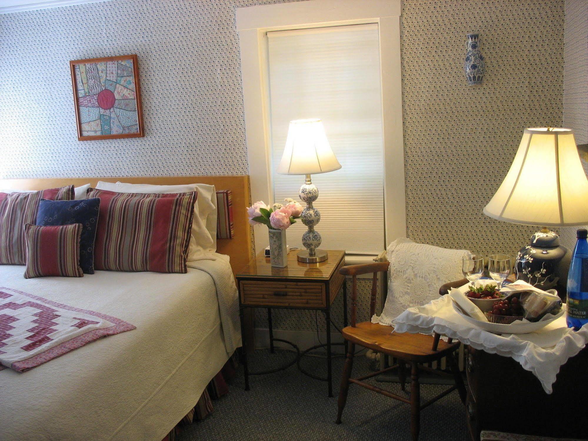 The 1720 House Bed & Breakfast Vineyard Haven Exterior photo