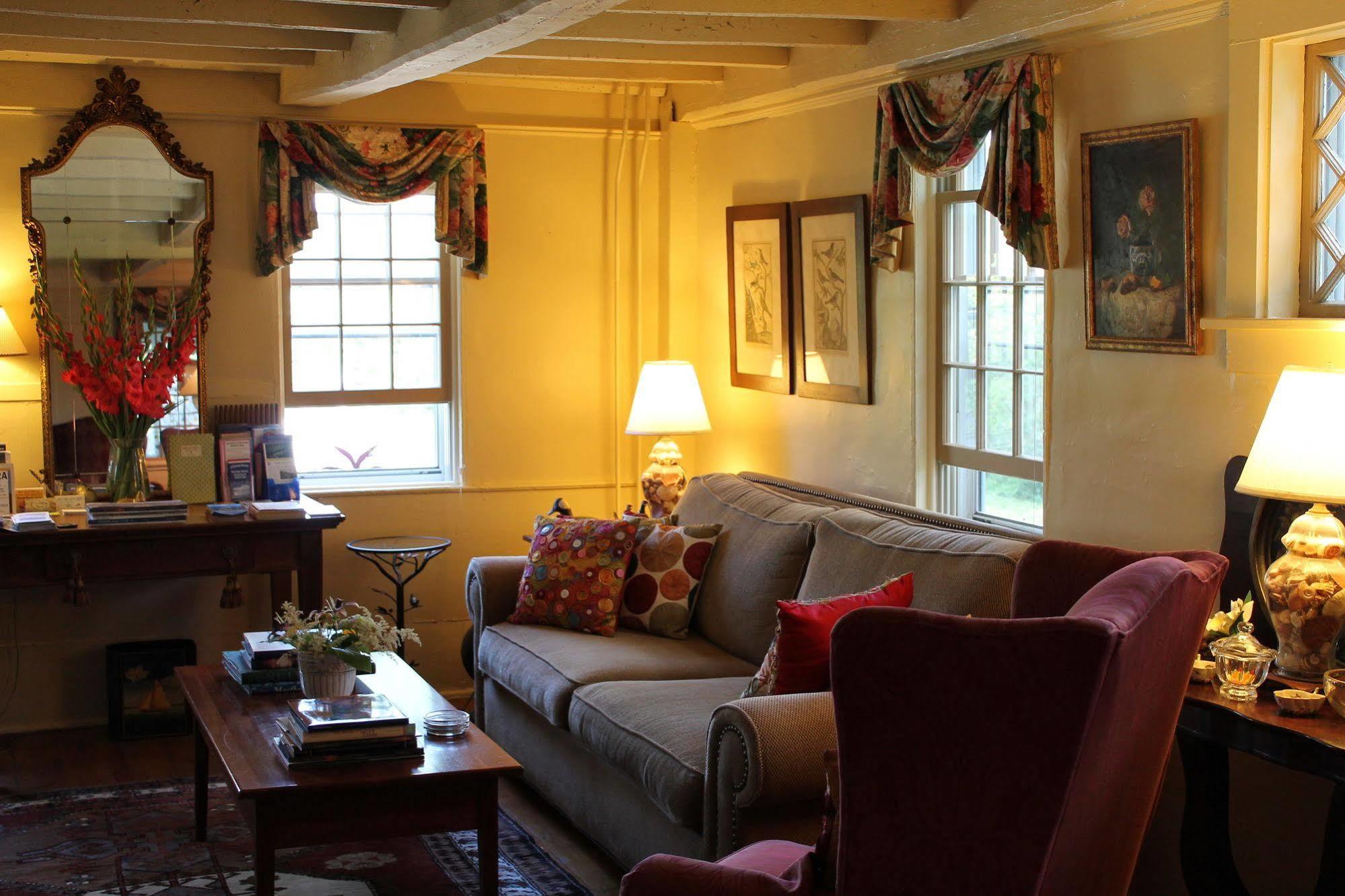 The 1720 House Bed & Breakfast Vineyard Haven Exterior photo
